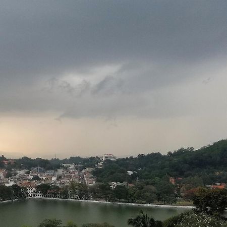 Che'S Villa Kandy Buitenkant foto
